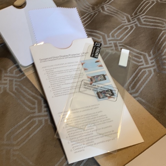 iPhone 6/6s Tempered glass display protector 1 pack new in box - Picture 4 of 6